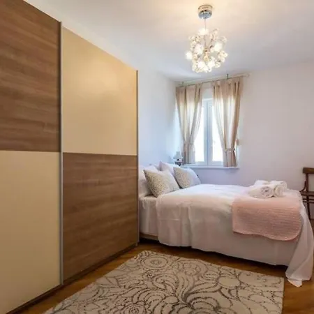 Maia's Apartment Split
