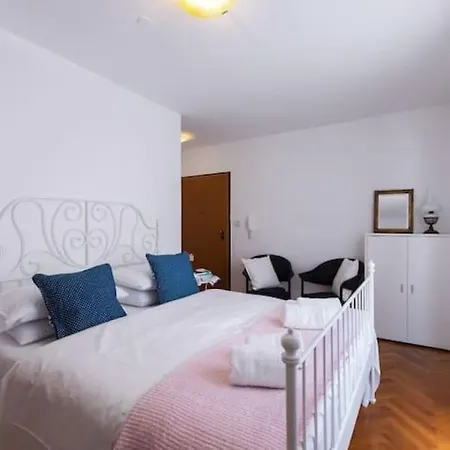 Apartman Maia's